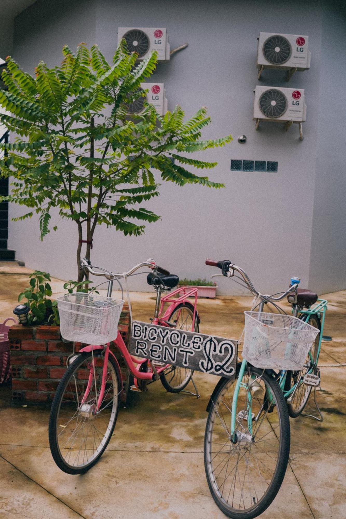 Funky Moon Kampot Hostel ภายนอก รูปภาพ